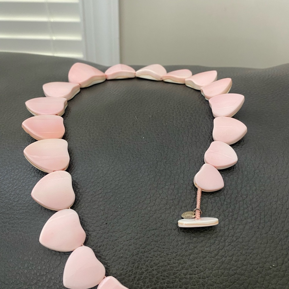 Pink Conch Shell Hand Carved Heart Shaped 18" Necklace - Picture 6 of 11